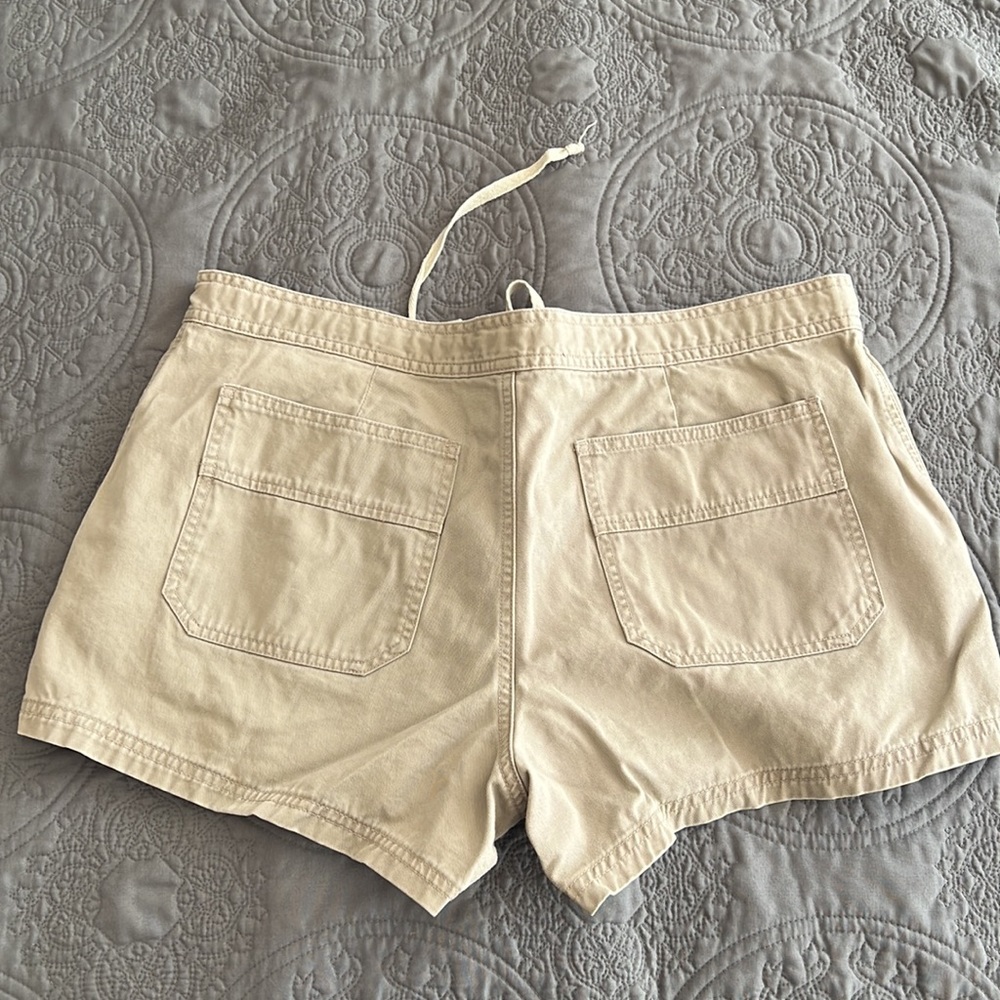 EUC J Crew Khaki shorts 12 - Picture 4 of 4